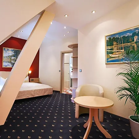 酒店 金色玫瑰酒店