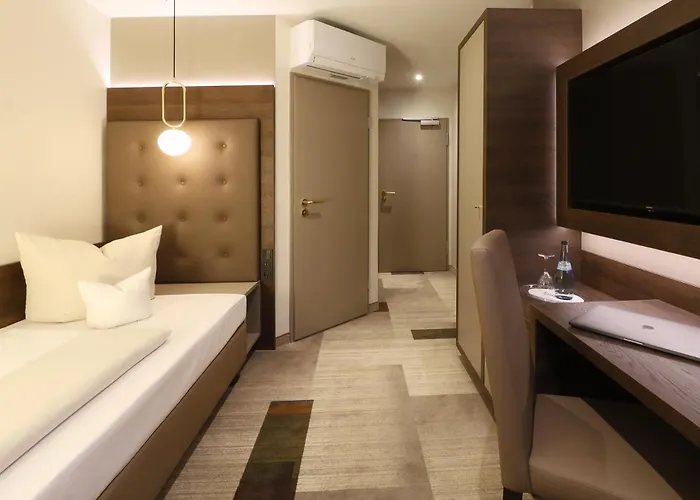 ゴールデネ ローゼ ホテル 3*